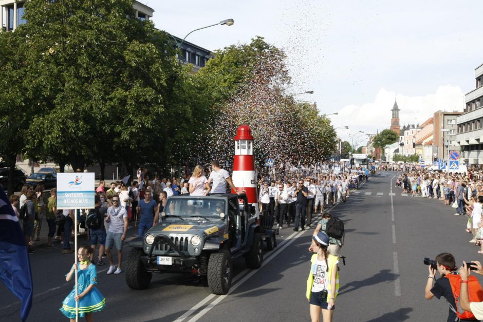 Neptūnas – raitas ant žuvies: Klaipėdą drebino šventinis karnavalas