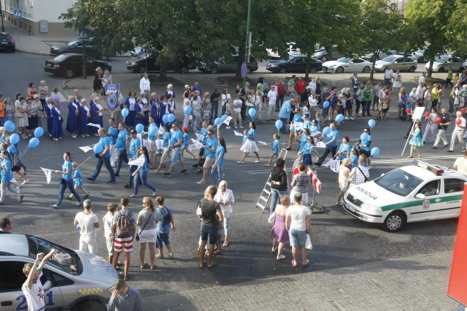 Neptūnas – raitas ant žuvies: Klaipėdą drebino šventinis karnavalas