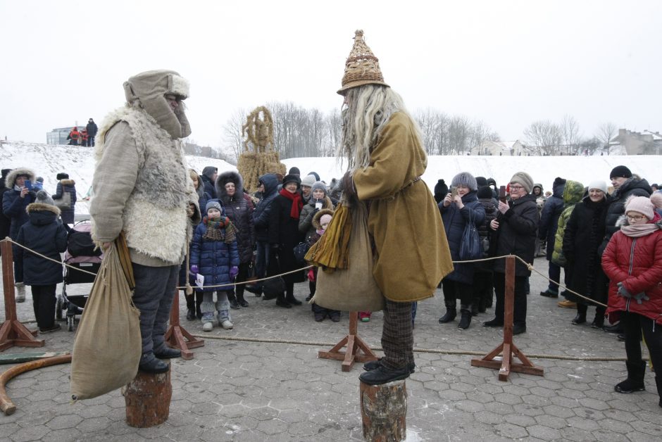 Klaipėdiečiai nenusižengė tradicijoms: per Užgavėnes išdykavo ir sudegino Morę