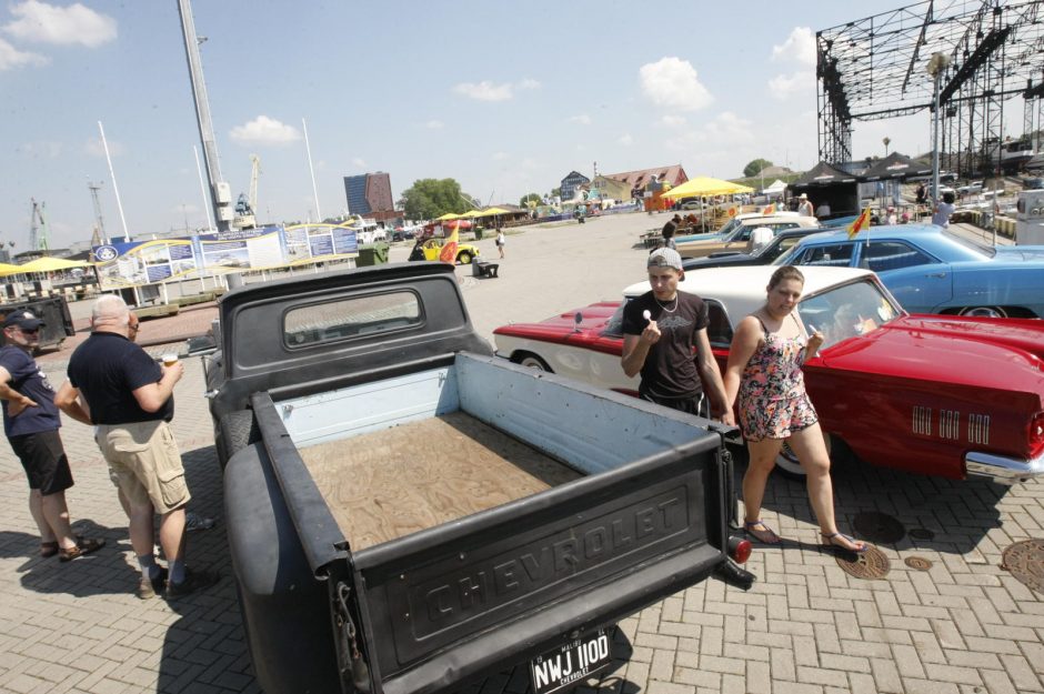 Senovinių automobilių paroda Klaipėdoje