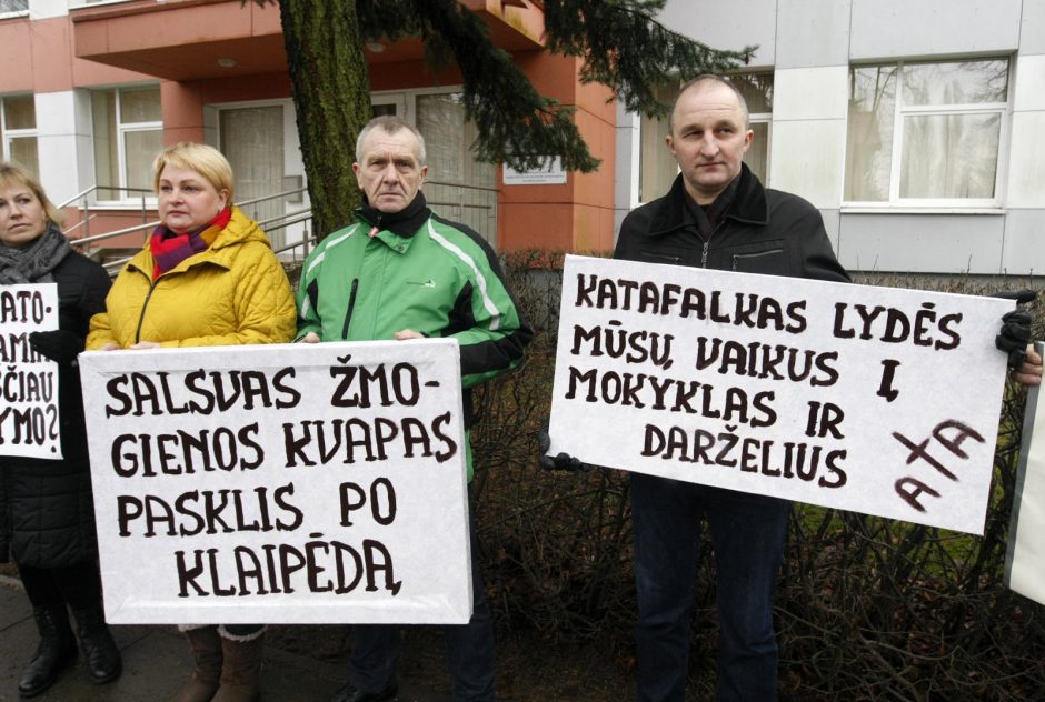 “Salsvas žmogienos kvapas pasklis po Klaipėdą“: piketas prieš krematoriumą