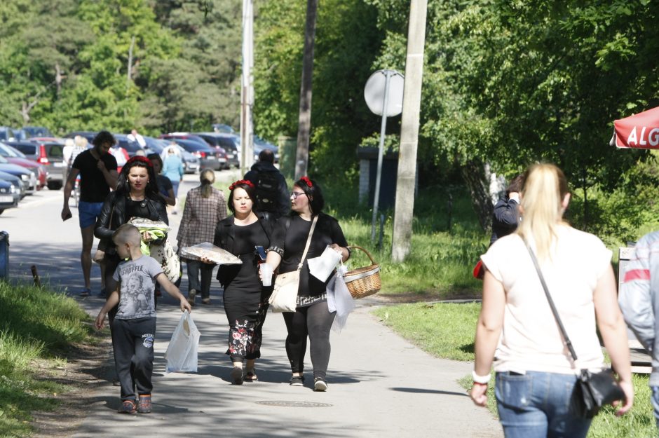 Paplūdimyje – dingusių merginų paeiška