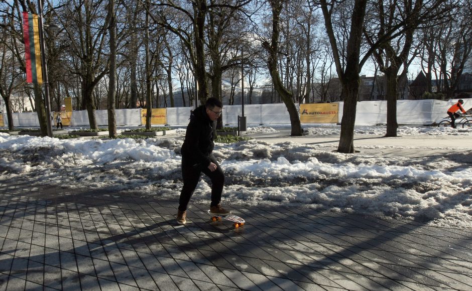 Laisvės alėjoje – minios žmonių