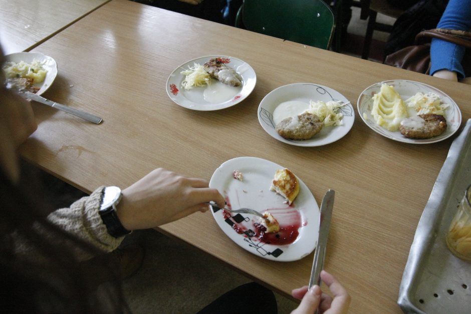 Po suvalgytų pietų – į ligoninę: mokyklos valgykloje apsilankė tikrintojai