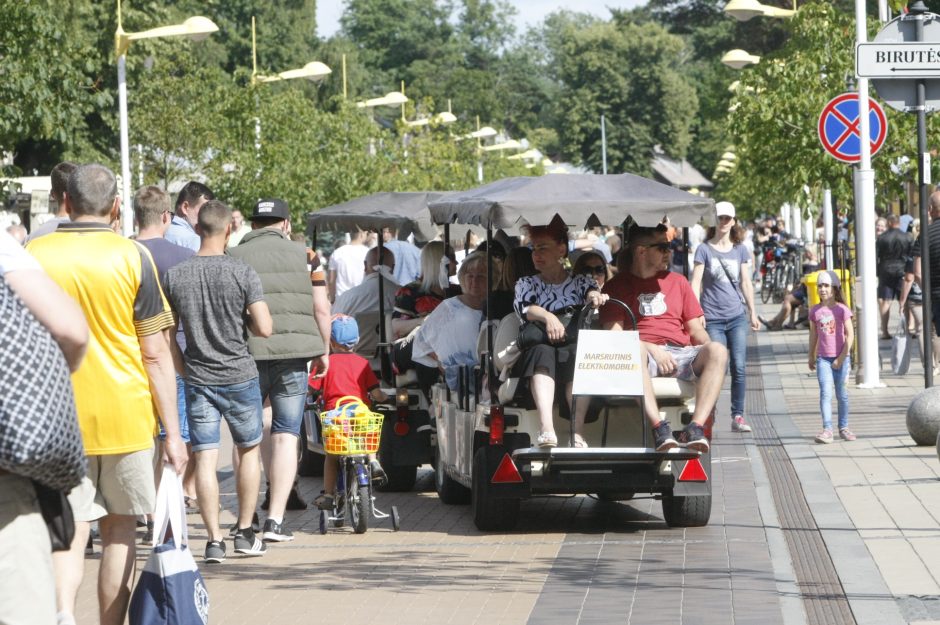 Savaitgalį kurortą užguls poilsiautojai: į Palangą žmonės plūsta jau nuo šiandien