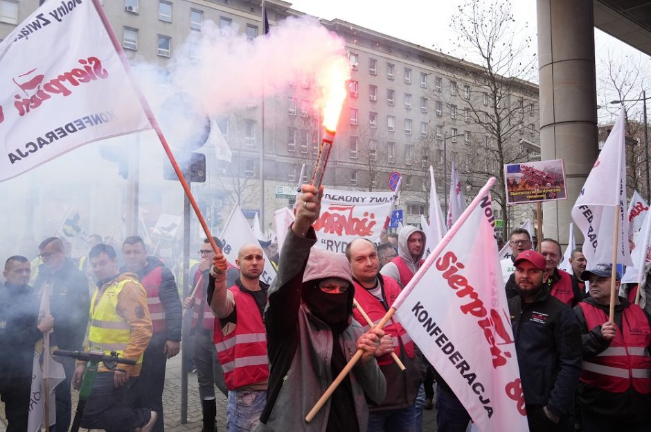 Lenkijos anglių kasėjai protestuoja prieš ES metano kiekio mažinimo taisykles