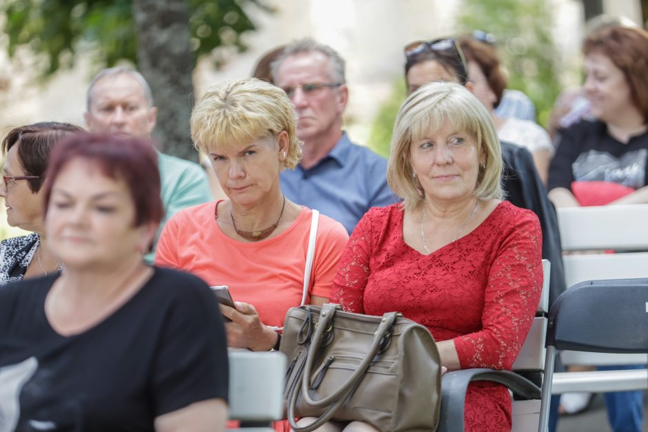 Pažaislio liepų alėjos vakaras su Inga Valinskiene