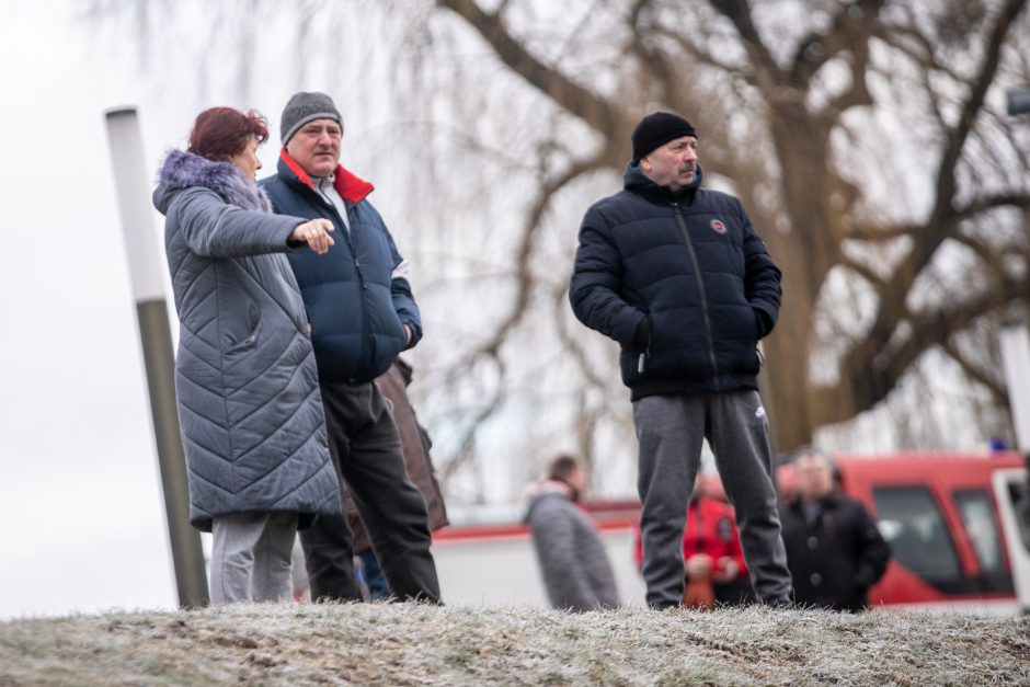 Garliavos parko upelyje aptiktas jame įšalusio nežinomo vyro kūnas 