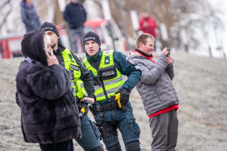 Garliavos parko upelyje aptiktas jame įšalusio nežinomo vyro kūnas 