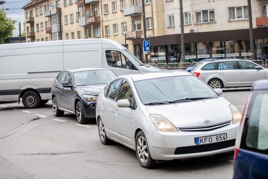 Vairuotojams Kaune senka kantrybė: važiuok, kur nori, visur spūstys!