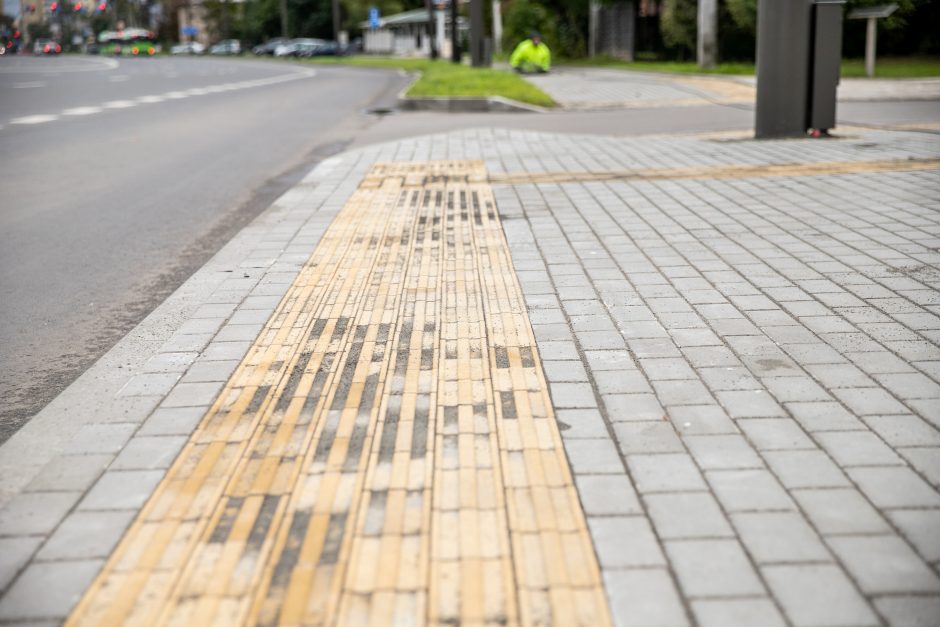 Pagaliau atnaujintas Taikos prospektas: pasitinka lygi kelio danga, nauji dviračių takai