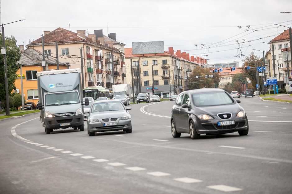 Pagaliau atnaujintas Taikos prospektas: pasitinka lygi kelio danga, nauji dviračių takai