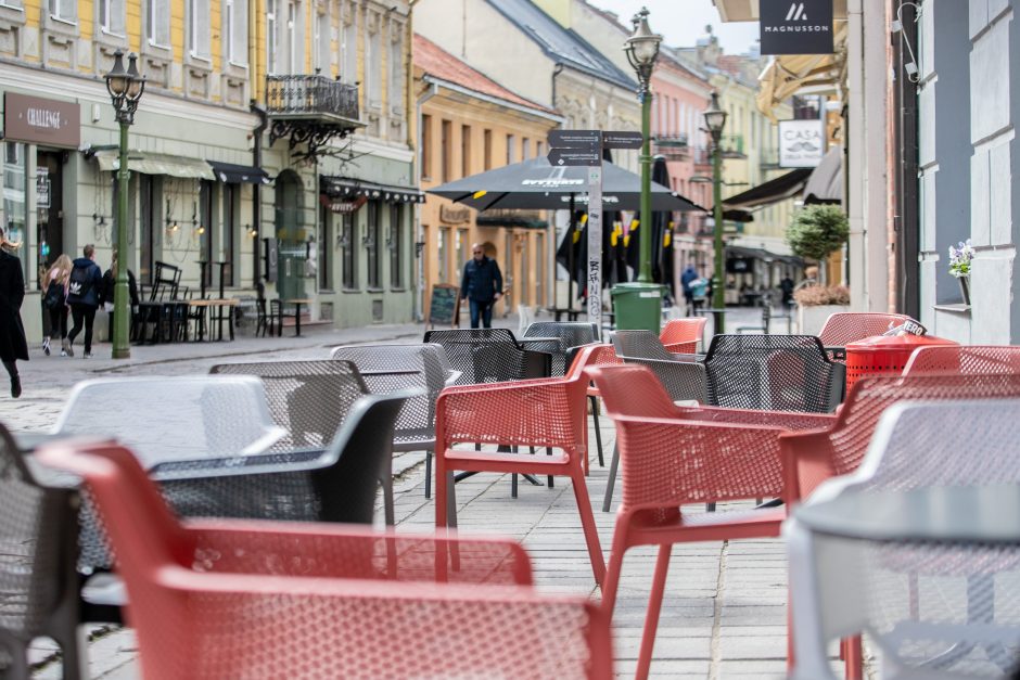 Kauniečių popietė atsivėrusiose lauko kavinėse