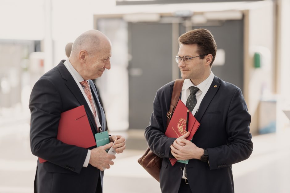 Medikus rengiantys universitetai vienija jėgas ir nori būti išgirsti