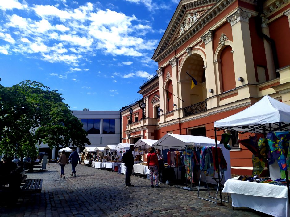 Teatro aikštėje – turgus turistams: vyks tik šiandien