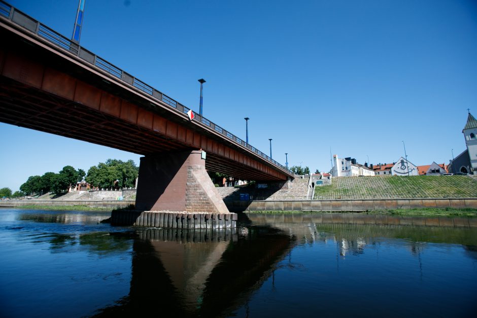Nelaimė Kauno centre: nuo Vytauto Didžiojo tilto nukrito mergina