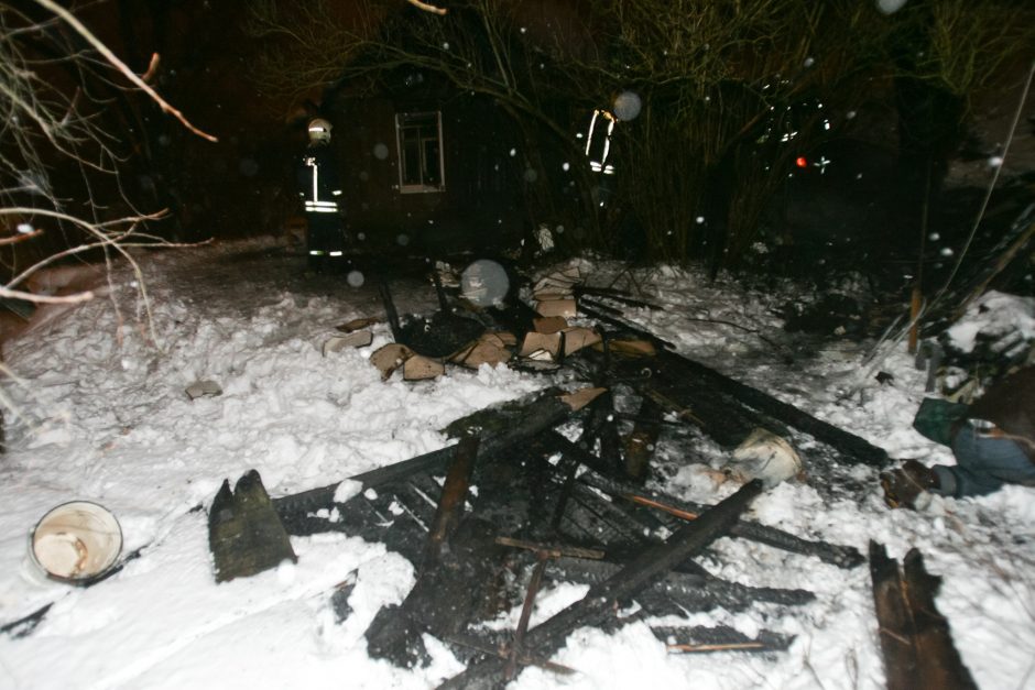 Panevėžio rajone – tragiškas gaisras: sudegė sodo namelio šeimininkas
