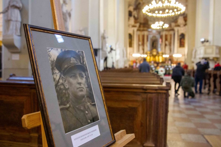 Iškilmingos A. Ramanausko-Vanago laidotuvės supykdė Rusiją