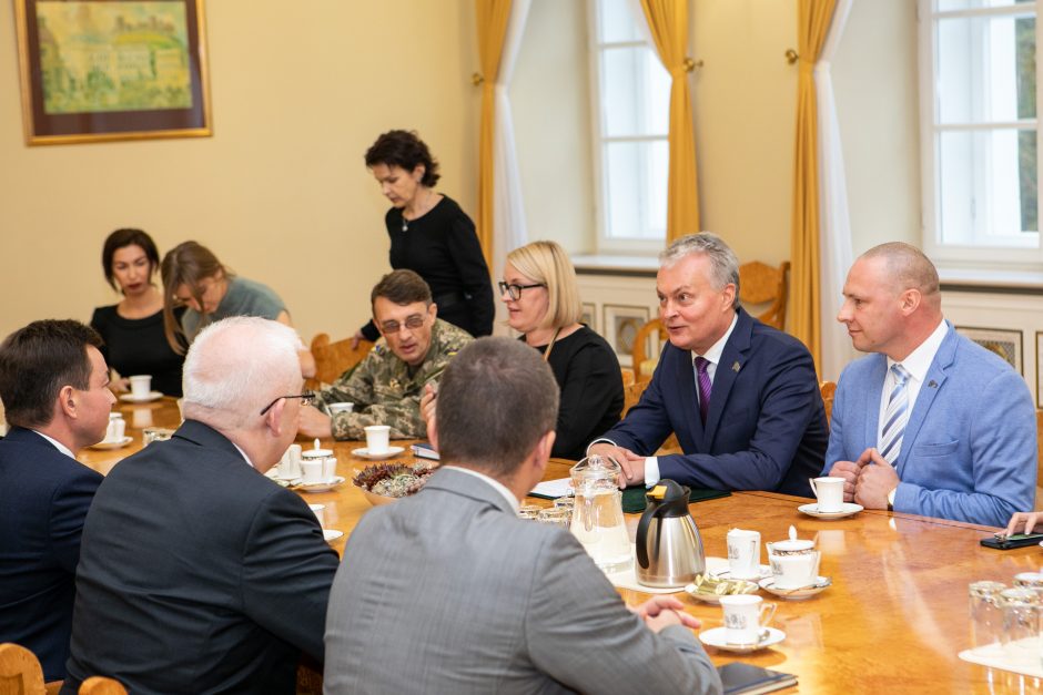 Prezidentas susitiko su Lietuvoje gydomais Ukrainos kariais