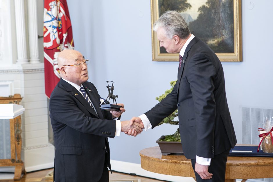 G. Nausėda susitiko su Japonijos delegacija