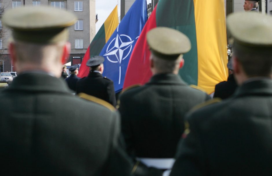 Prezidentūra: kalbos apie NATO smegenų mirtį yra gerokai per ankstyvos