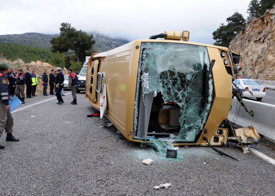 Turkijoje per autobuso avariją žuvo penki žmonės, 40 sužeisti