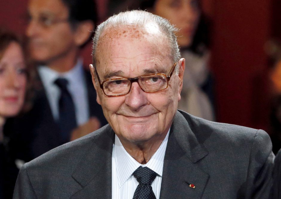 Buvęs Prancūzijos prezidentas J. Chiracas lieka ligoninėje