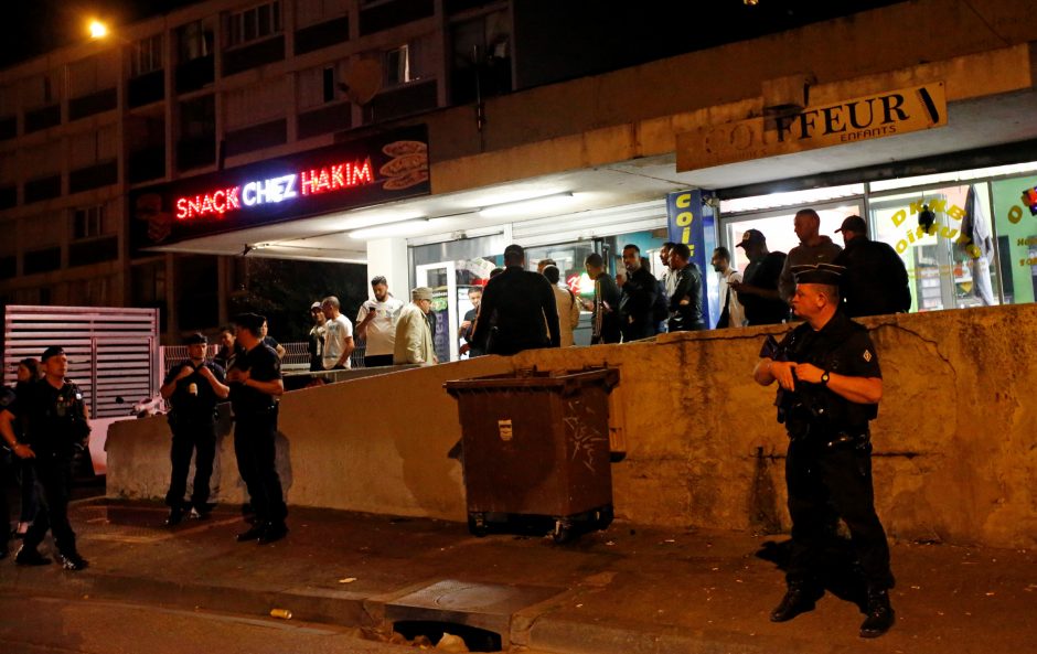 Marselyje per gaujų išpuolį nušauti du žmonės