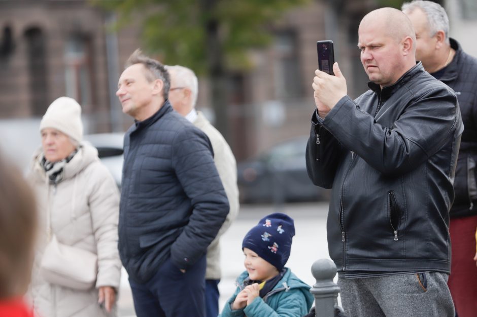 Judėjimo sveikuoliai okupavo Vienybės aikštę