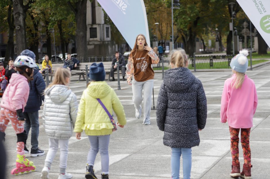 Judėjimo sveikuoliai okupavo Vienybės aikštę