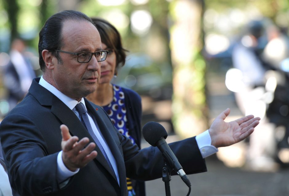 Prancūzijos prezidentas žada uždaryti Kalė migrantų stovyklą