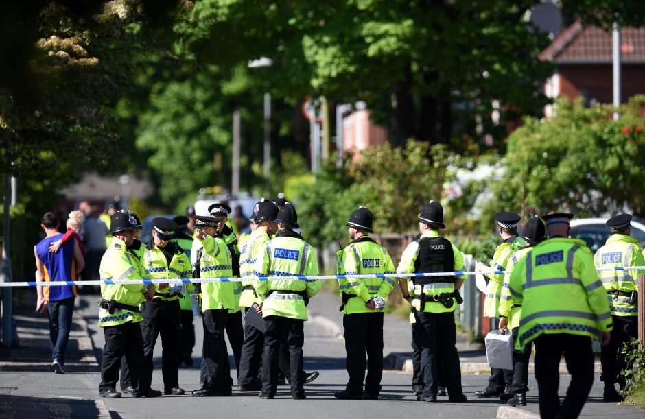 Britai išsigandę: terorizmo grėsmės lygis padidintas iki kritinio