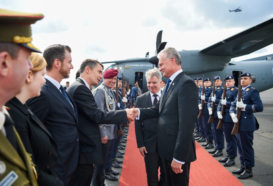 G. Nausėda prabilo vokiškai ir pakvietė A. Merkel į Kuršių neriją