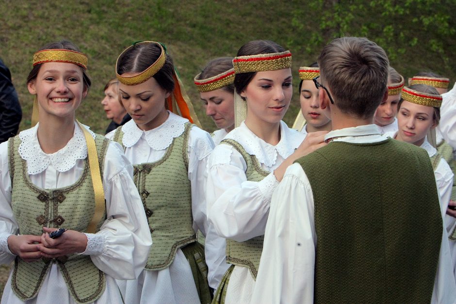 Griaudėjo moksleivių dainų ir šokių šventė