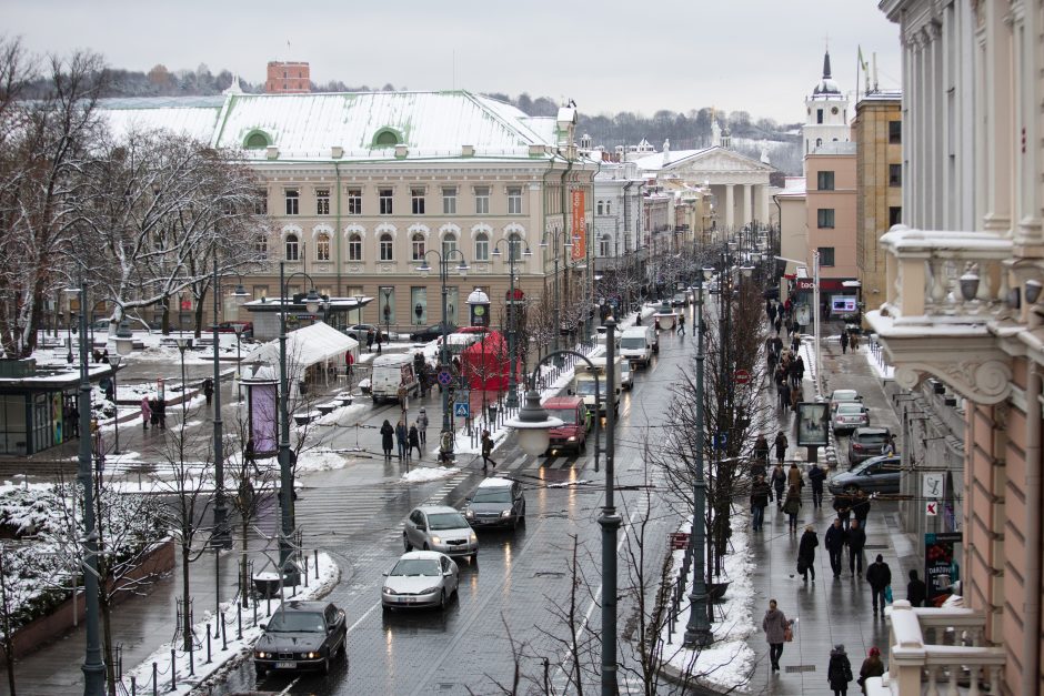 Policija siūlo Gedimino prospekto pradžioje naikinti eismo ribojimus