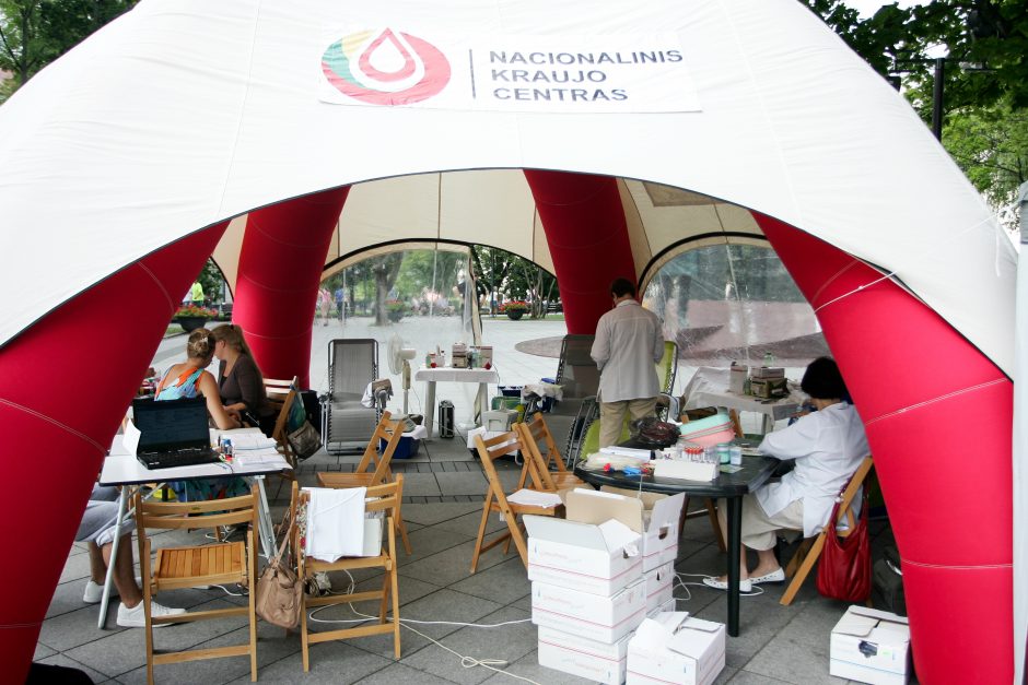 Nacionalinis kraujo centras ragina donorus išlikti pilietiškus
