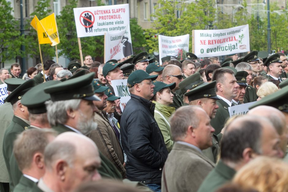 Urėdijų sistemą paliks apie 350 žmonių