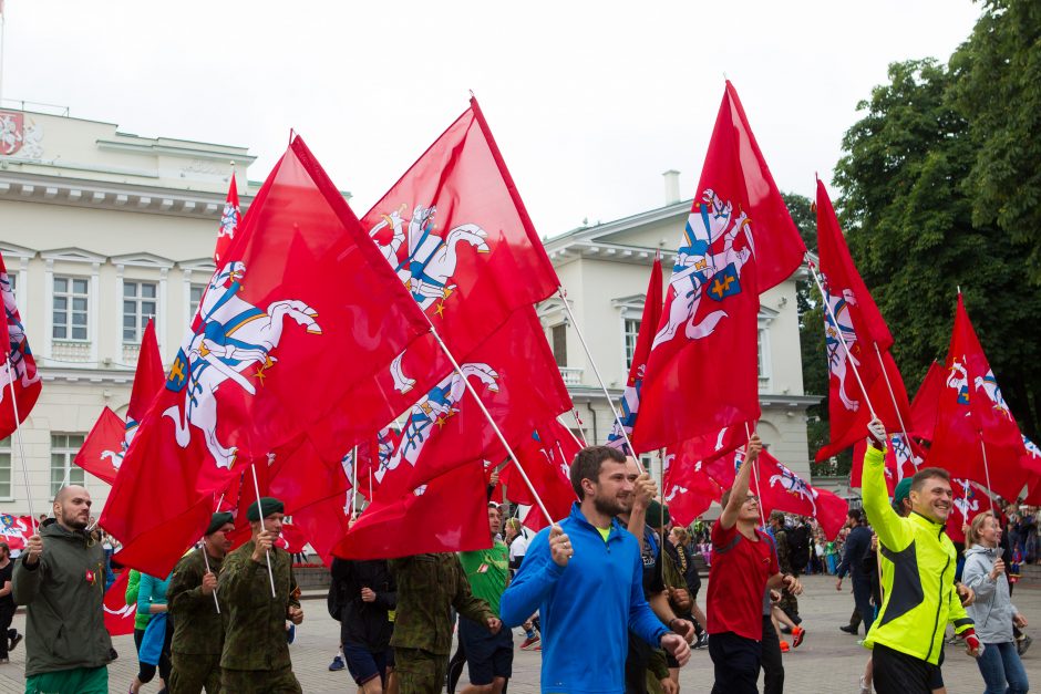 Vilniečius kviečia į bėgimą su istorinėmis vėliavomis