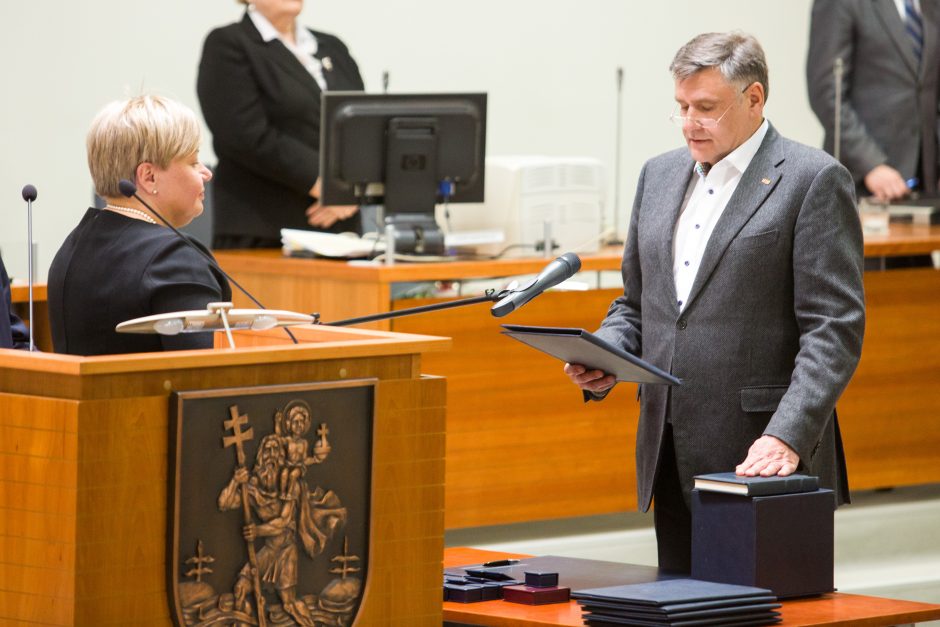 Trys Vilniaus savivaldybės liberalai svarsto trauktis į opoziciją