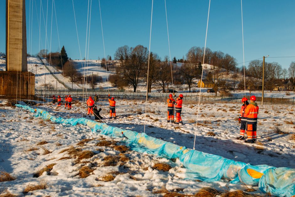 „Lietuvos geležinkeliai“ vėl išradingai sveikina Lietuvą