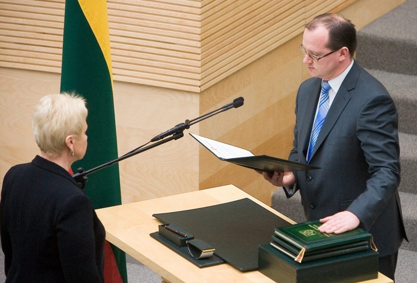 VTEK nariu paskirtas teisininkas E. Sakalauskas
