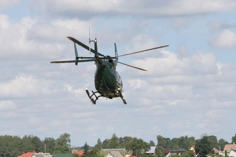 Pasieniečių sraigtasparnis pasiekė misijos vietą Graikijoje