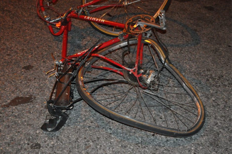 Kauno rajone žuvo dviračiu važiavęs senolis