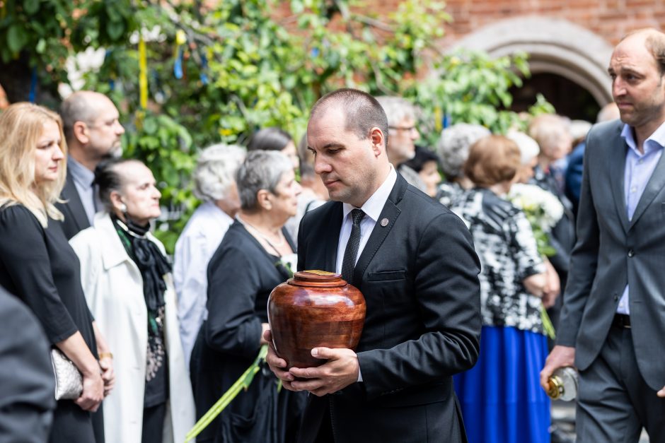 Aktoriaus R. Adomaičio laidotuvės