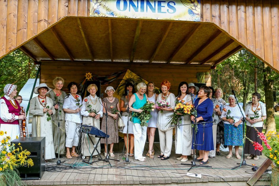 Naugardiškių parke pagerbtos Onos