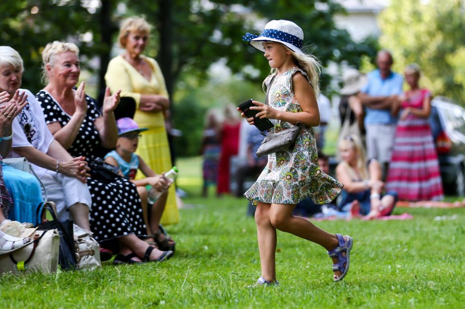 Naugardiškių parke pagerbtos Onos