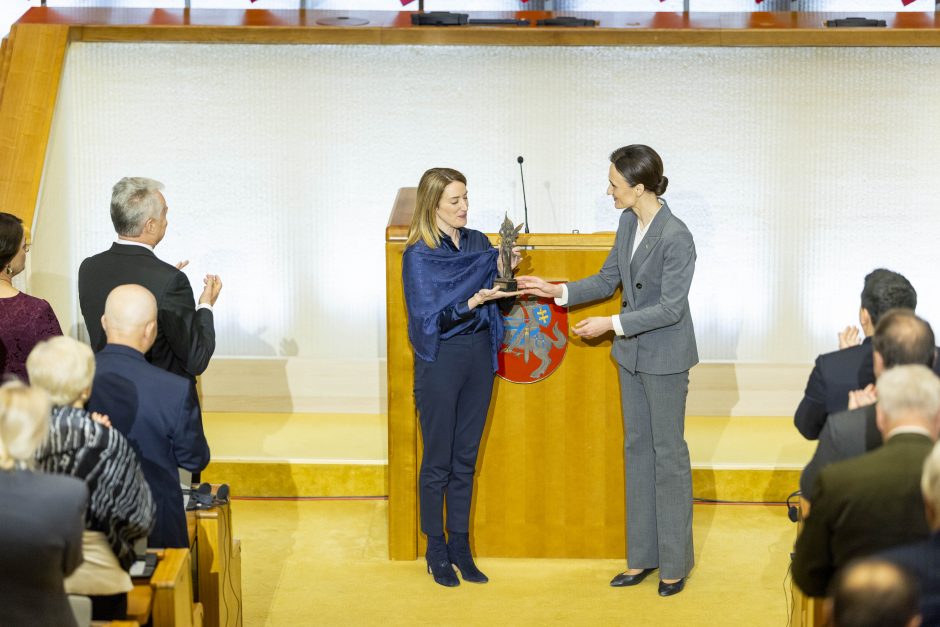 Laisvės premijos įteiktos Europos Parlamentui ir disidentui P. Plumpai