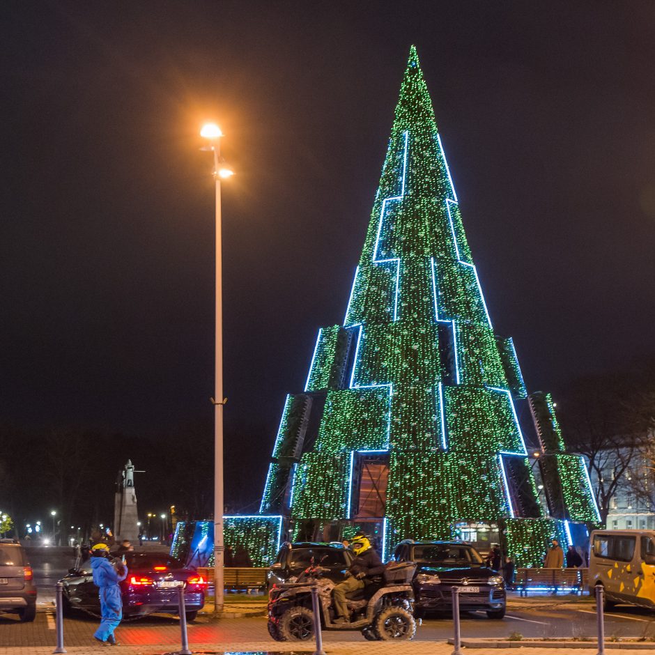 Vilniaus Kalėdų eglutės pripažinimo gražiausia dar teks palaukti