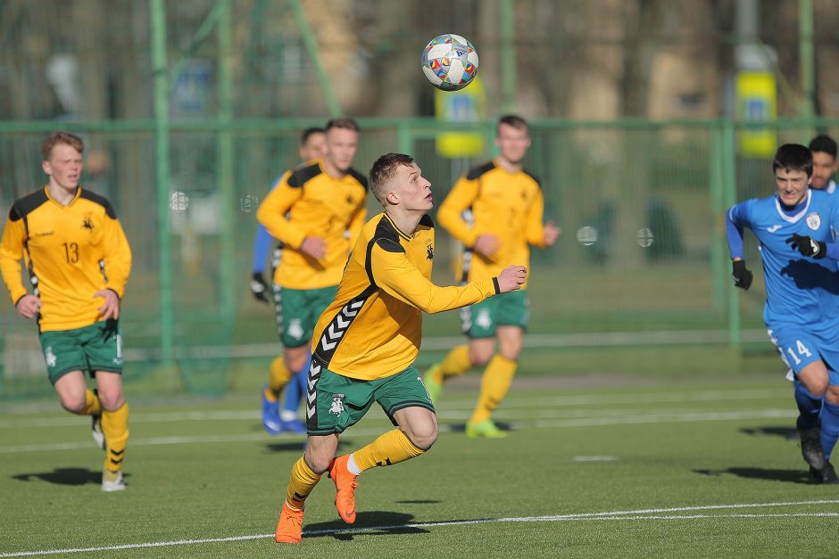 Lietuvos jaunimo futbolo rinktinė nugalėjo Kauno „Stumbrą“