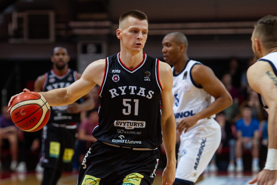 „Rytas“ žengė į LKL finalą – išsikvėpęs „Neptūnas“ ir skandalingas S. Galdiko smūgis